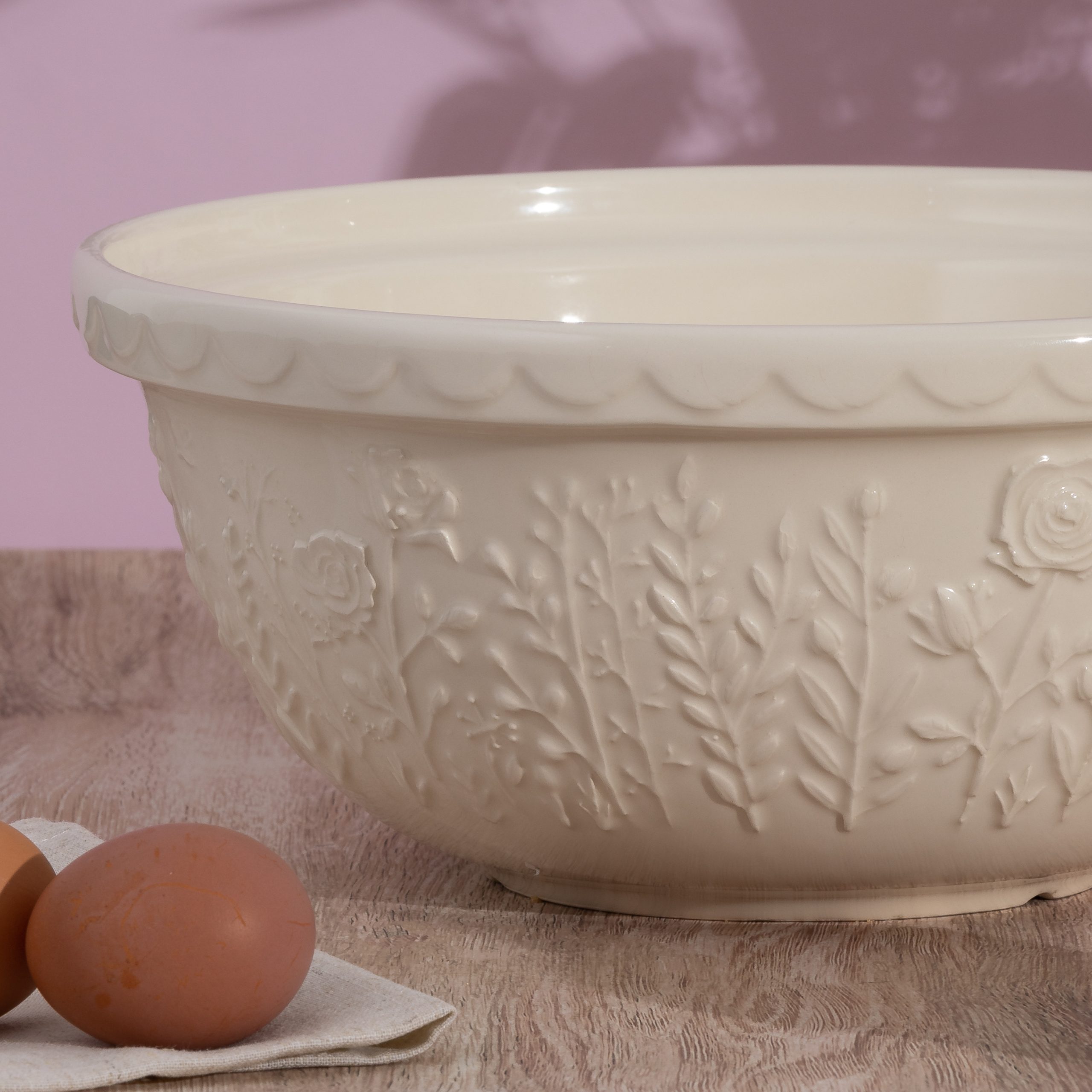 Mason Cash 'In the Meadow' Cream Rose Mixing Bowl - Image 3
