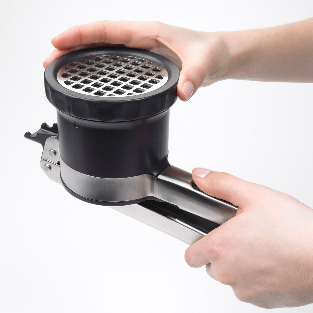 OXO 3-in-1 Adjustable Potato Ricer - Image 4